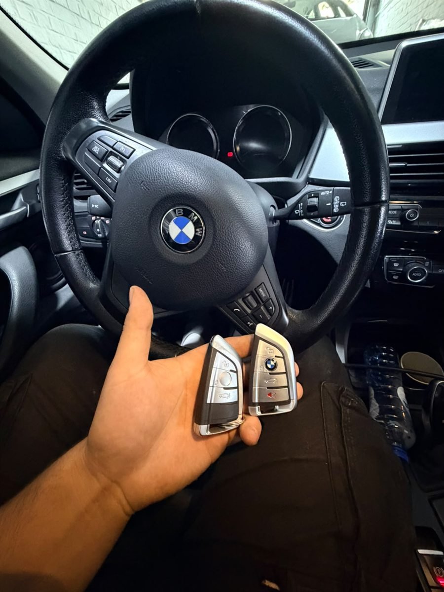 Double de clé voiture, deux clés programmées par Expert Clés Auto à Bruxelles